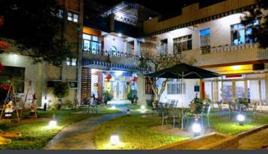 Huashan Heyuan Homestay