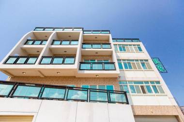 The Laid-back Dragon Lodge