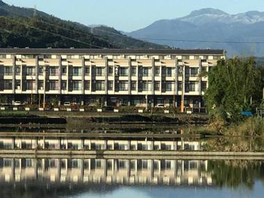 飛官的家vs可包棟