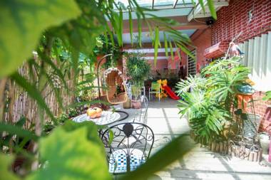 Love in Pearl B&B