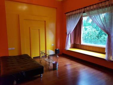 Lake Villa Homestay