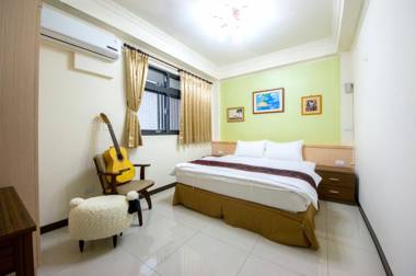 Guitar Charm B&B