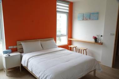 Meihua Lake Corner B&B