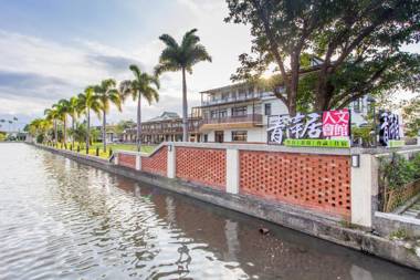 Qing Ping Jn Humanities Hall