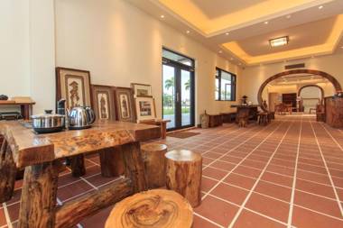 Qing Ping Jn Humanities Hall