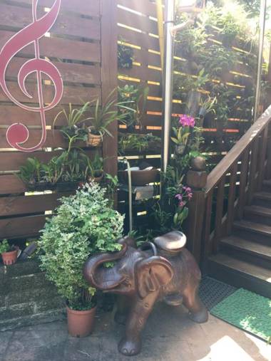 Music House Homestay