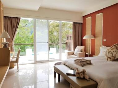 Around The Tree Manor