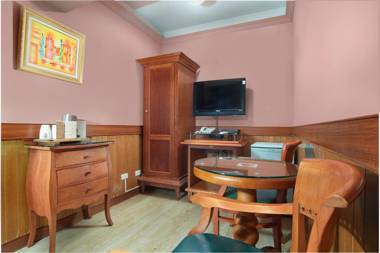 Trianon Country Hotel