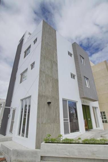 Ming Class B&B-Peng's Family