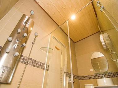 Jen Ti Rainbow House