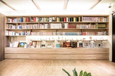 Traveller-Inn Zhongzheng Library