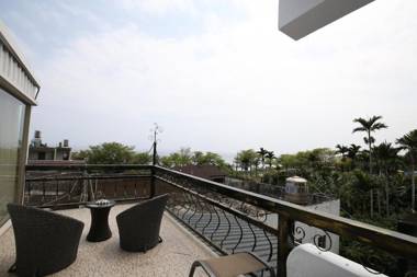 Tropical Low Boundary B&B