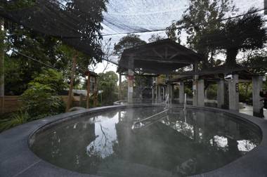 Toong Mao Spa Resort Guanziling