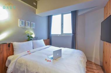 Old School Nanfunhouse Hotel