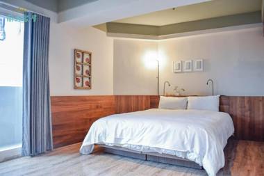 Old School Nanfunhouse Hotel