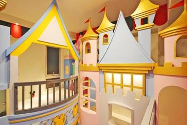 Fun Holiday Family Hostel