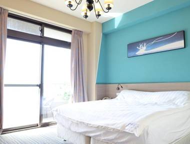 Breeze & Waves A Seaside Inn