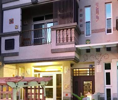 Home & Teak Homestay