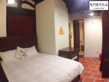 Longmen Inn Bed and Breakfast