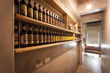 40Inn Backpackers Warehouse