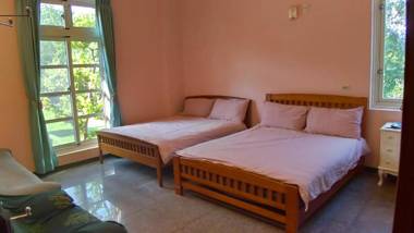 Find Alice Homestays