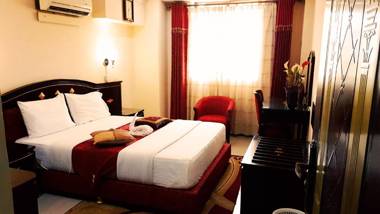 Urban Rose Hotel & Apartments