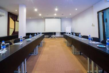 Peninsula Hotel Dar Es Salaam