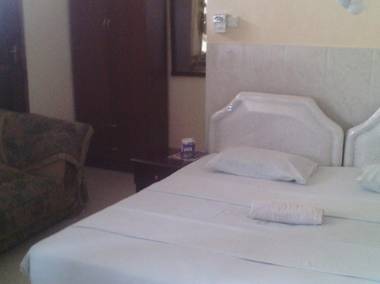 Cross Way Executive Hotel Ltd