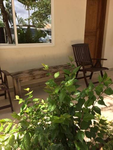 Triniti Airport Hotel