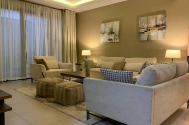 Grany Apartment - Palm Village