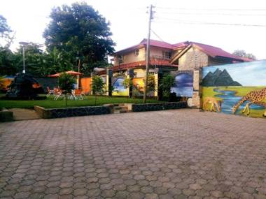 Crest Safari Lodge
