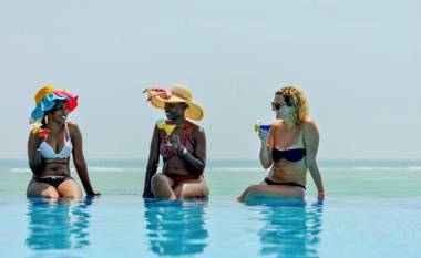 Pearl Beach by Sansi