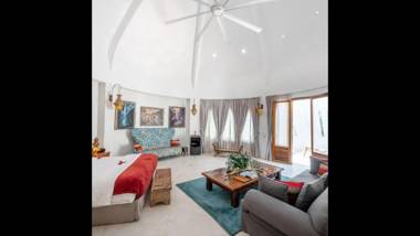 Room in Villa - Xanadu Villas Retreat Mawimbi Villa 2Pa