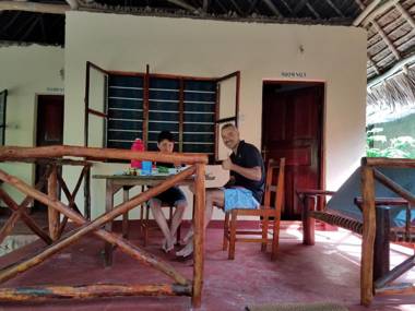 Baraka Aquarium Bungalows