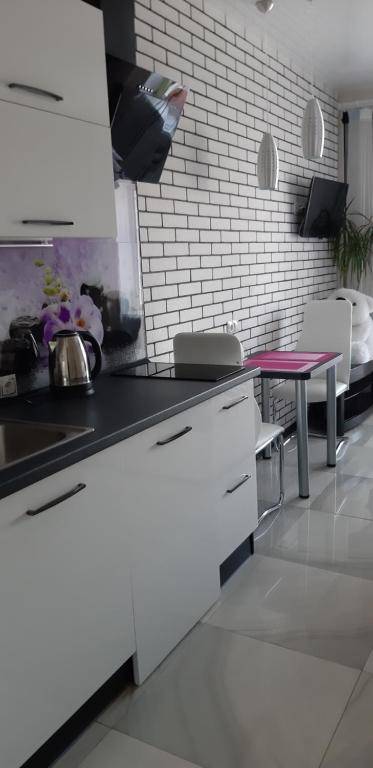 Апартаменты. Холодная гора ул. Дудинской 1а.