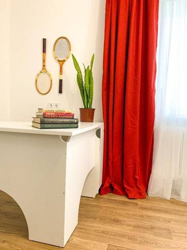 Birdie Home at Nauky metro