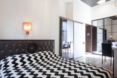 Апартаменты-студио возле Зеркальной струи