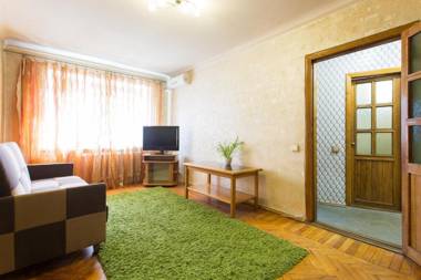 Космическая 8