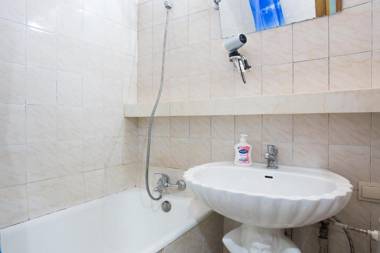 Космическая 8