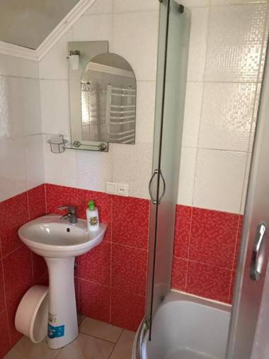 ‘‘FOREST HOUSE ’‘ Будинок для відпочинку