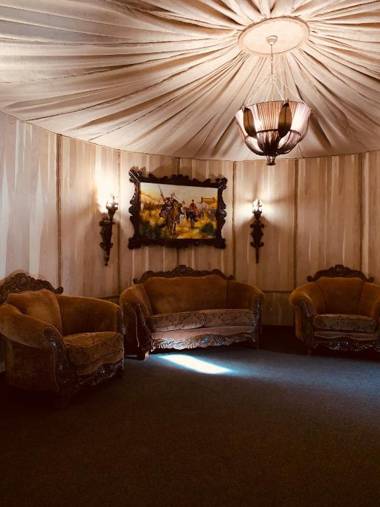 Готельно-ресторанний комплекс «Галицький замок»