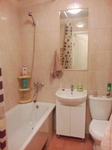 Апартаменти на Небесної Сотні 75