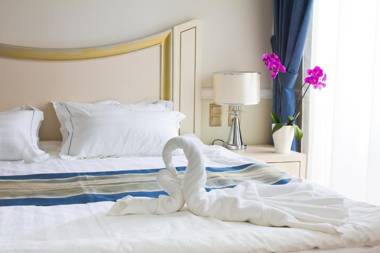 Metro Hotel Apartments