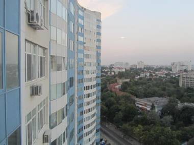 Apartments On Henuezskaya 5