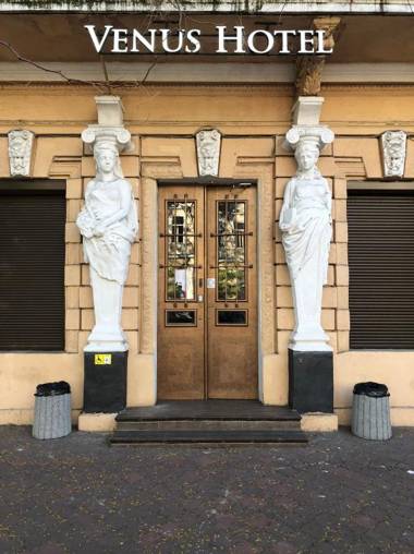 Venus Hotel Венус