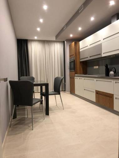 Новые и уютные апартаменты в 10 минутах езды от Совиньона