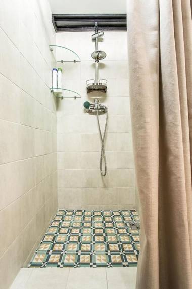 Two independant apartments nearby for 8 MH