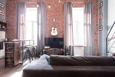 Две квартиры рядом для 8 человек. СК.