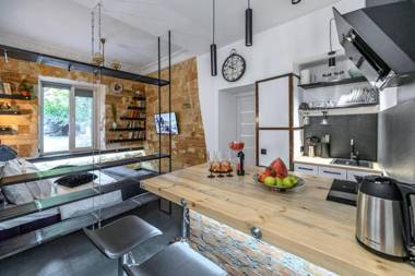 Три квартала от Оперного-тихий Лофт-Новый апарт