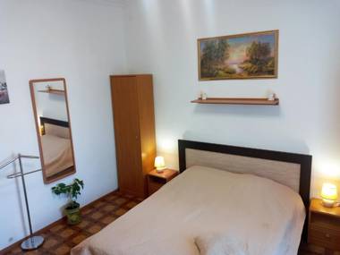 Economy apartment SKIPPER next to Deribasivska History Center